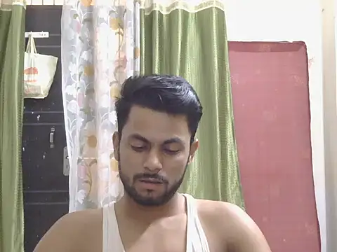 Snapshot of ursdreamperson chatting on May 2026 12:40:01 AM ursdreamperson online show from May 2026 12:40:01 AM