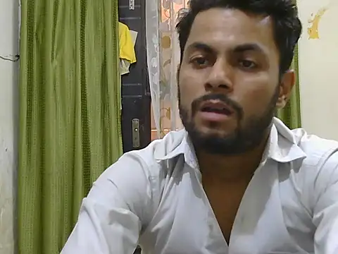Snapshot of ursdreamperson chatting on May 2026 01:32:02 AM ursdreamperson online show from May 2026 01:32:02 AM