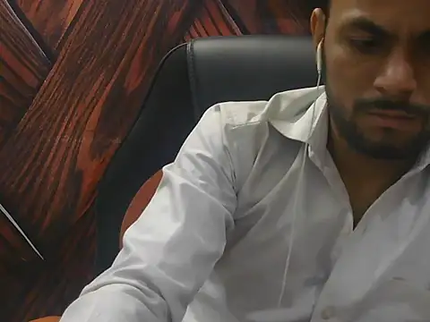 Snapshot of ursdreamperson chatting on June 2026 02:39:01 AM ursdreamperson online show from June 2026 02:39:01 AM