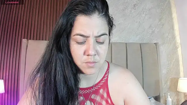 Snapshot of _Cris_Spicy_ chatting on May 2026 04:12:02 PM Cris Spicy online show from May 2026 04:12:02 PM