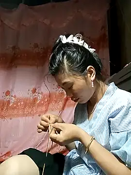 Snapshot of Phuongphuongg chatting on October 2025 01:07:01 PM Phuongphuongg online show from October 2025 01:07:01 PM