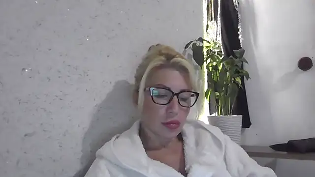 fox red lady7 online show from October 2025 07:22:01 PM