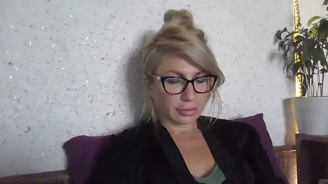 fox red lady7 online show from October 2025 06:41:02 AM