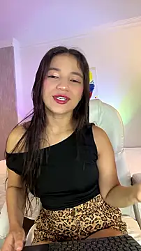 Snapshot of LUNAA___ chatting on July 2026 03:20:02 AM LUNAA online show from July 2026 03:20:02 AM