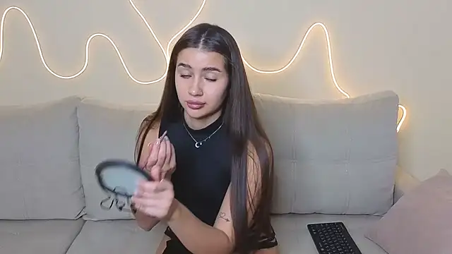 KathrynBrooks online show from November 2025 02:23:01 PM