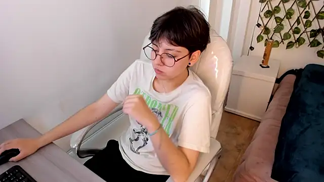 Nathaly ds online show from November 2025 07:46:02 PM