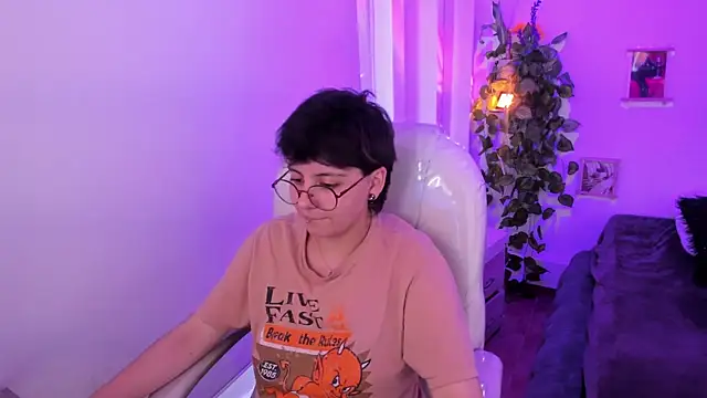 Nathaly ds online show from April 2026 08:14:01 PM