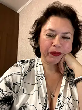 Kiravix online show from November 2025 06:51:01 PM