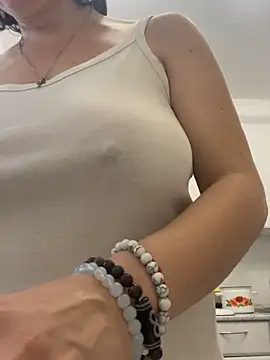 Kiravix online show from April 2026 01:11:01 PM