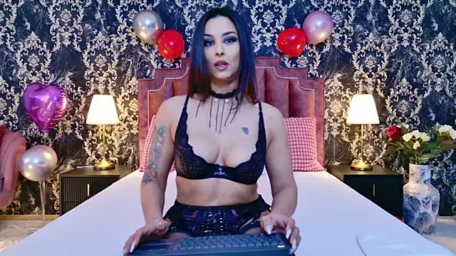 Snapshot of ReynadelRey chatting on February 2026 07:11:01 PM ReynadelRey online show from February 2026 07:11:01 PM