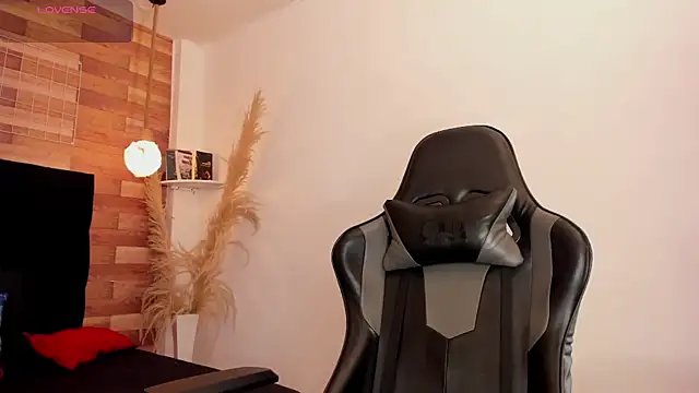 Snapshot of Emily_brown04 chatting on November 2025 03:10:02 PM Emily brown04 online show from November 2025 03:10:02 PM