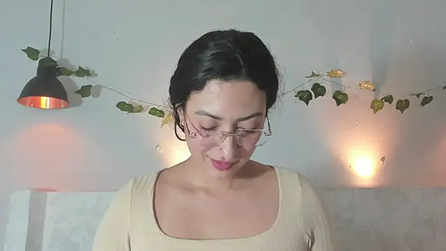 Snapshot of victoria_flores1 chatting on November 2025 12:03:02 AM victoria flores1 online show from November 2025 12:03:02 AM