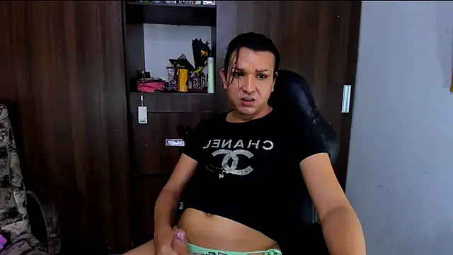 miss bigcockts online show from November 2025 01:21:02 PM