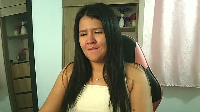 Oliviawatson1 online show from November 2025 12:49:01 PM