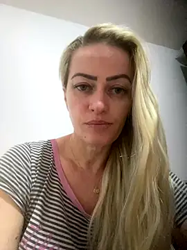 Alerquinasc online show from October 2025 04:02:01 AM