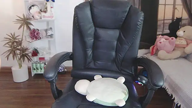 Suzie Wet Cave online show from October 2025 11:36:01 AM