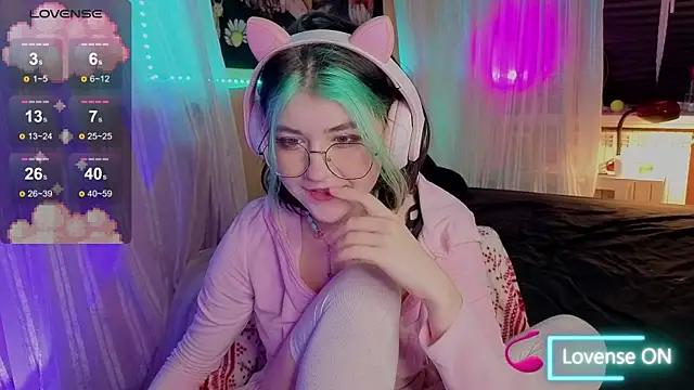 Snapshot of Miko_Meow chatting on December 2025 04:52:02 AM Miko Meow online show from December 2025 04:52:02 AM