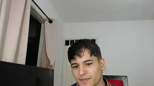 Alex mojica online show from October 2025 05:06:01 AM
