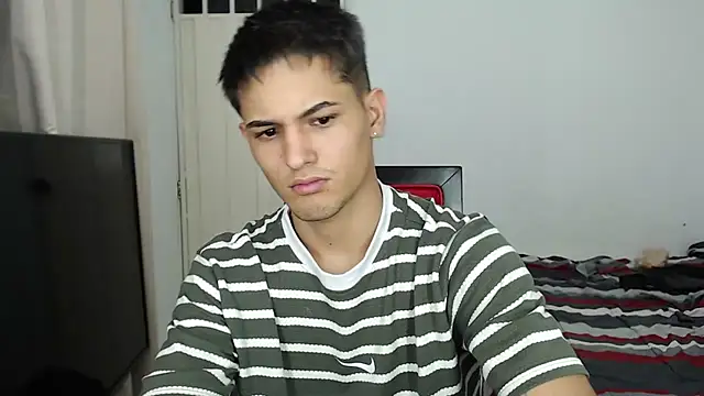 Alex mojica online show from November 2025 06:56:02 AM