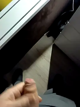 Mumuska online show from December 2025 11:00:02 PM