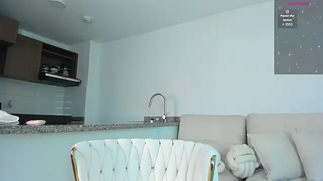 Michelle Ferrerr online show from April 2026 10:21:01 AM