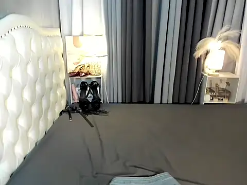 naughtyandreaxx online show from October 2025 08:11:02 AM