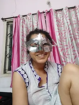 Snapshot of thanusi_2 chatting on June 2026 05:28:02 PM thanusi 2 online show from June 2026 05:28:02 PM