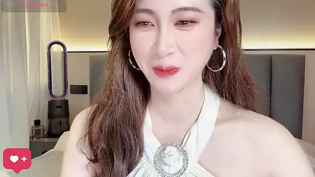 wuyueaini online show from April 2026 06:51:01 AM