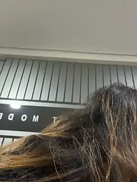 Isabela Colins online show from September 2025 11:55:02 AM