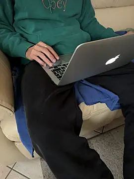 Manu97k online show from October 2025 09:11:01 AM