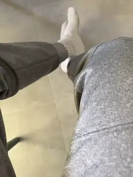 Manu97k online show from March 2026 10:07:02 AM