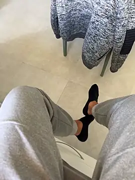 Manu97k online show from March 2026 10:31:02 AM