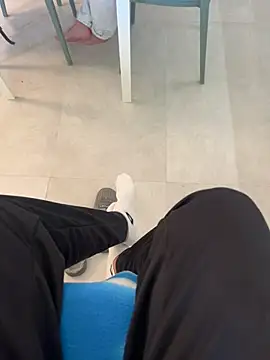 Manu97k online show from March 2026 02:33:02 PM