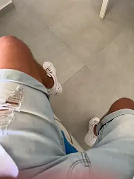 Manu97k online show from March 2026 03:28:02 PM