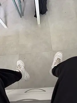 Manu97k online show from March 2026 03:44:02 PM