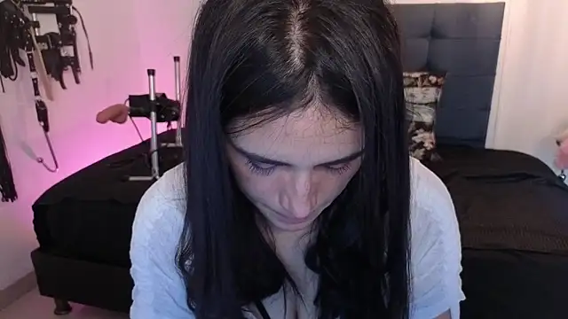 elowen halley1 online show from September 2025 06:53:01 PM