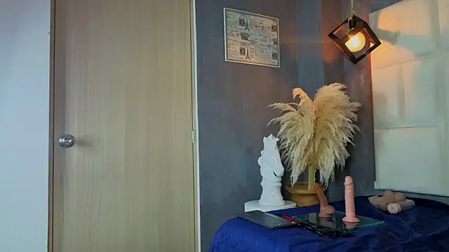 Liam forest  online show from February 2026 06:40:02 AM