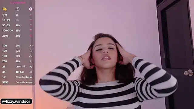 Snapshot of lizzywindsor chatting on February 2026 12:32:02 PM lizzywindsor online show from February 2026 12:32:02 PM