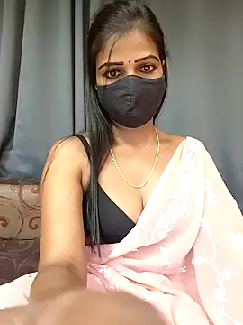 Misss-julli online show from October 2025 04:38:02 PM