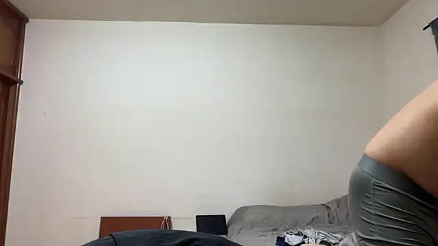 Foxfoxfox4 online show from April 2026 02:54:02 PM