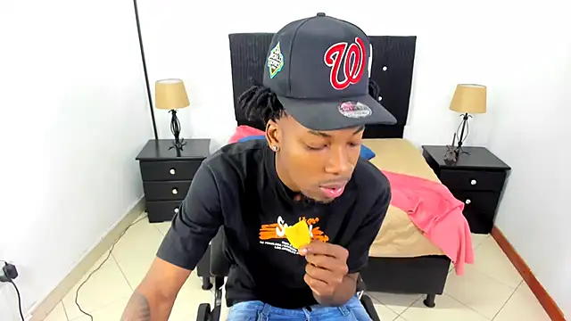 Snapshot of maikol_monstercock chatting on September 2025 03:55:02 AM maikol monstercock online show from September 2025 03:55:02 AM