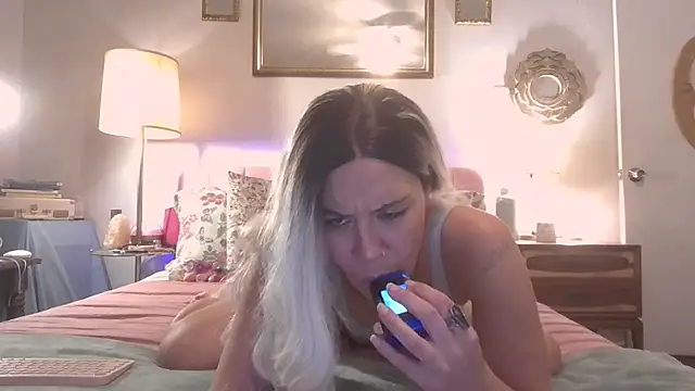 Snapshot of LilaDeliciousXX chatting on October 2025 02:09:01 PM LilaDeliciousXX online show from October 2025 02:09:01 PM