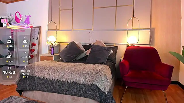 Lina Montclair online show from February 2026 07:32:02 PM