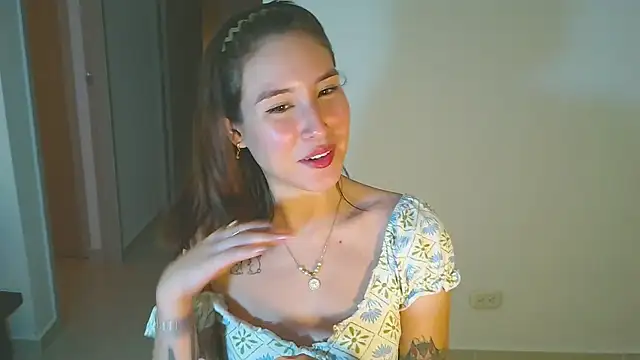 Yulienneg online show from April 2026 01:25:01 AM