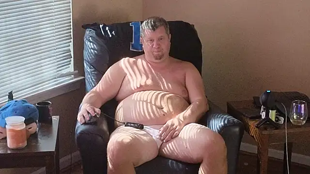 Snapshot of Single_White_Male chatting on September 2025 04:45:01 PM Single White Male online show from September 2025 04:45:01 PM