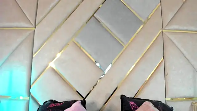 Snapshot of Angellit_Afrodita_ chatting on April 2026 09:40:02 AM Angellit Afrodita online show from April 2026 09:40:02 AM