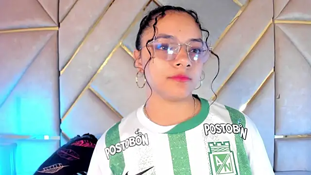 Snapshot of Angellit_Afrodita_ chatting on April 2026 09:24:02 AM Angellit Afrodita online show from April 2026 09:24:02 AM