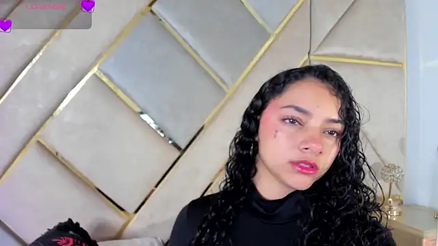 Snapshot of Angellit_Afrodita_ chatting on April 2026 09:27:01 AM Angellit Afrodita online show from April 2026 09:27:01 AM