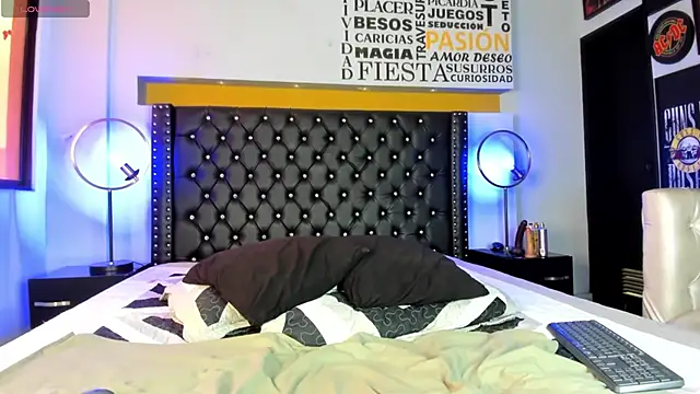 TaylerWhite online show from November 2025 12:59:02 PM