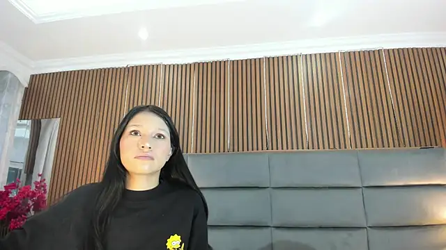 Sophie Calloway online show from September 2025 01:04:01 PM